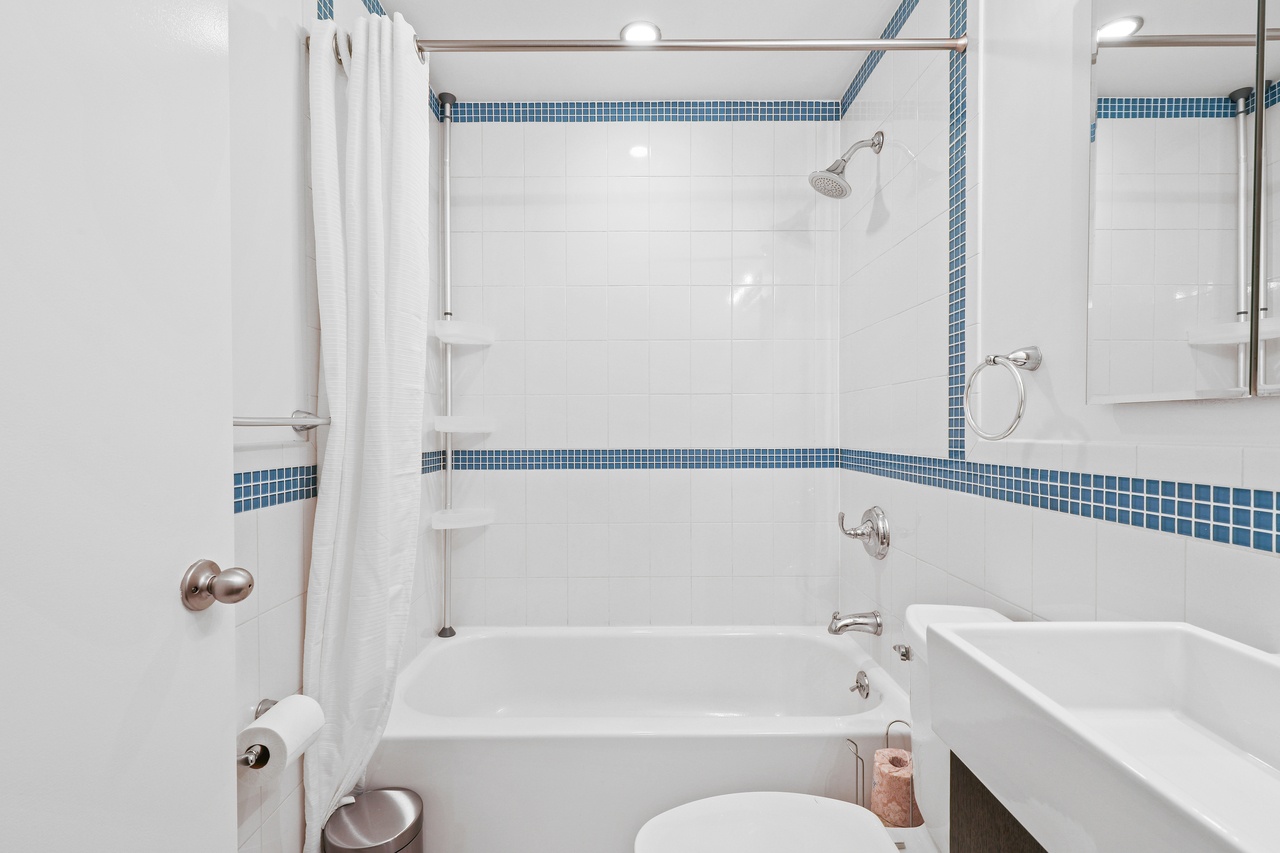 a room in Upper East Side photo 5