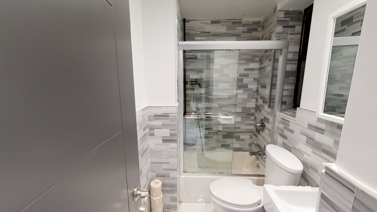 a room in Manhattanville photo 9