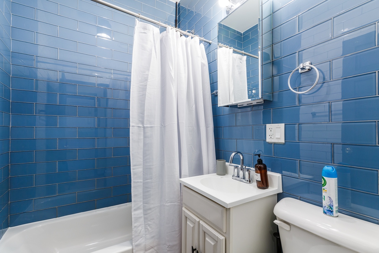 a room in Upper East Side photo 6