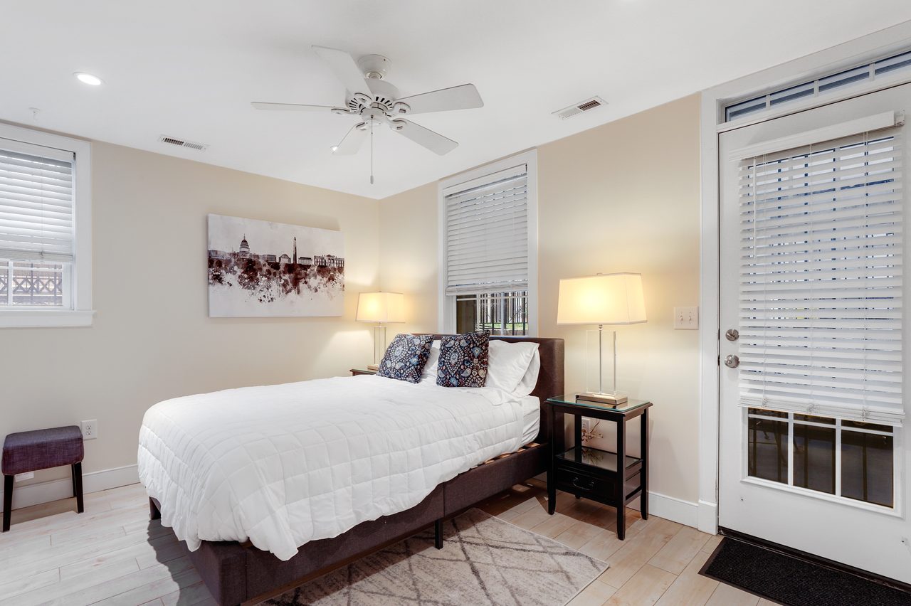 a room in Barney Circle photo 9