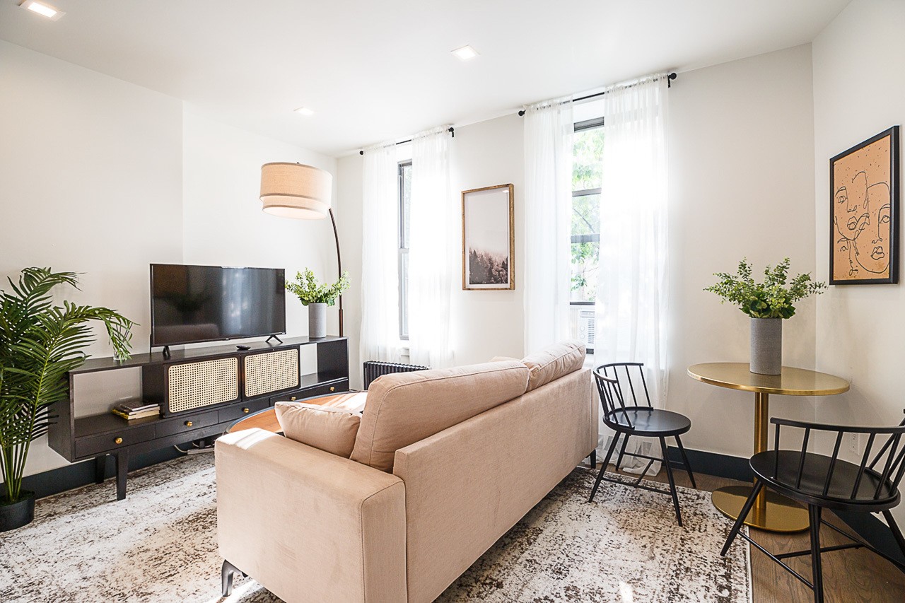 a room in Morningside Heights photo 5