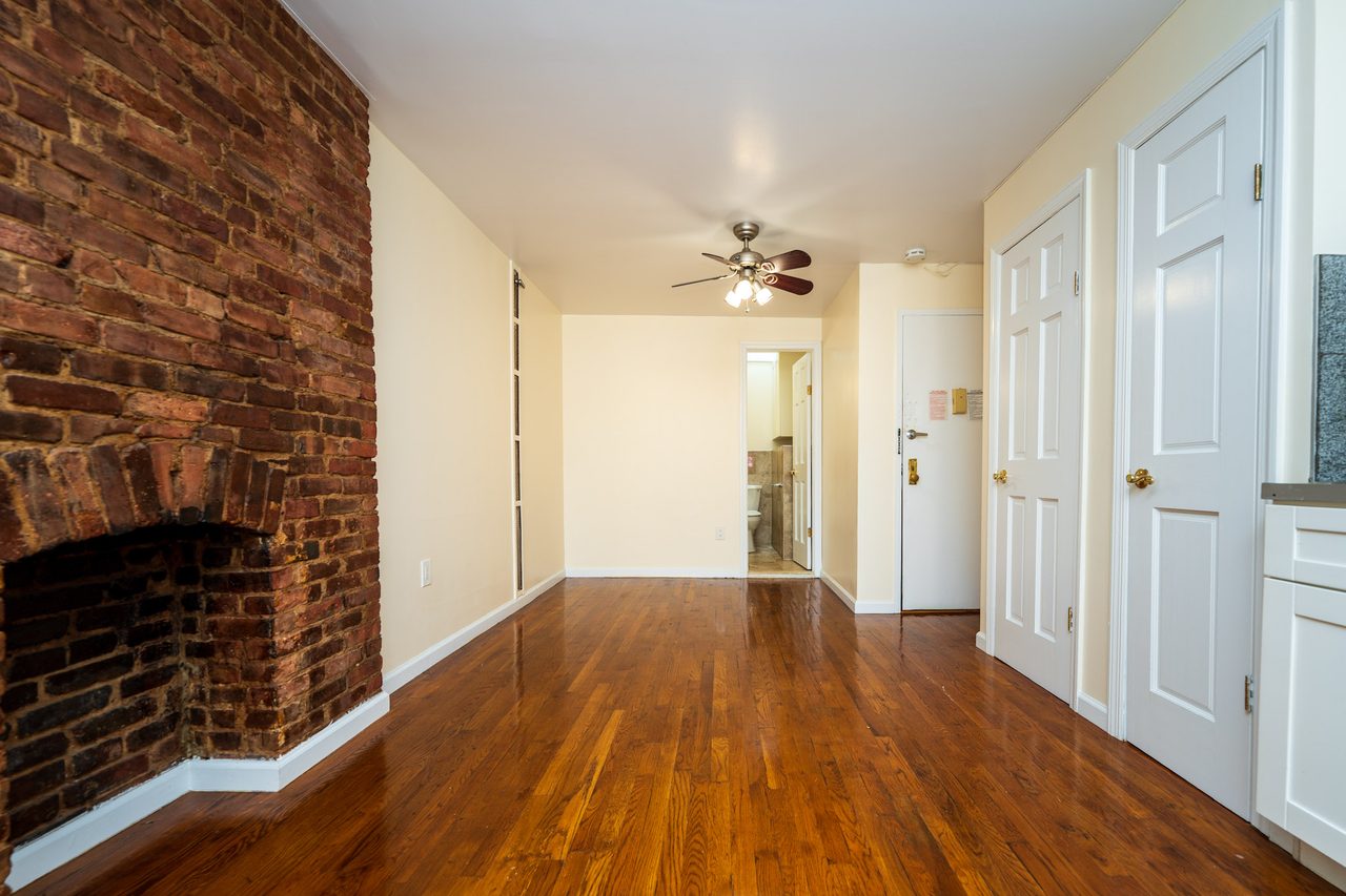 a room in Upper East Side photo 2