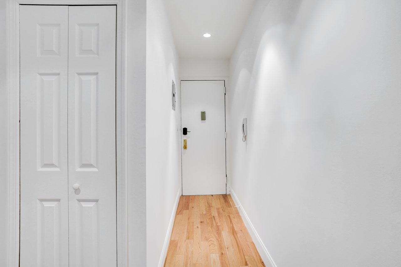 a room in East Village photo 6