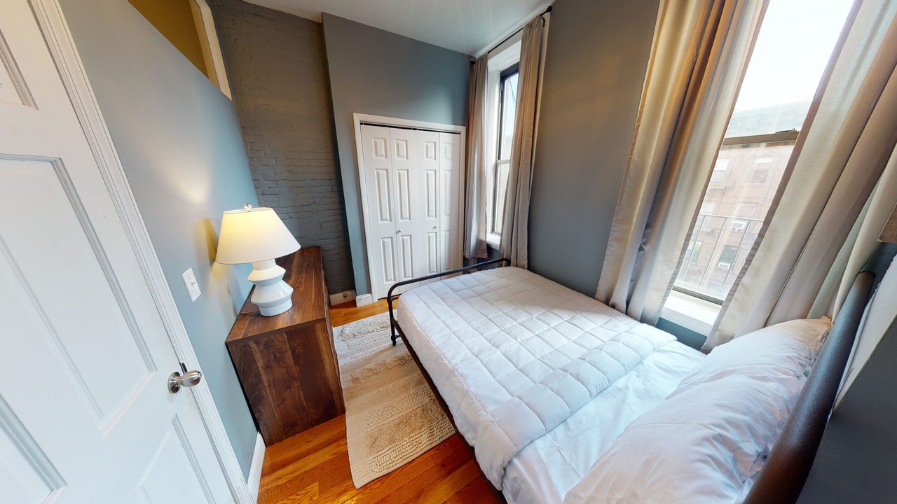 a room in East Village photo 3