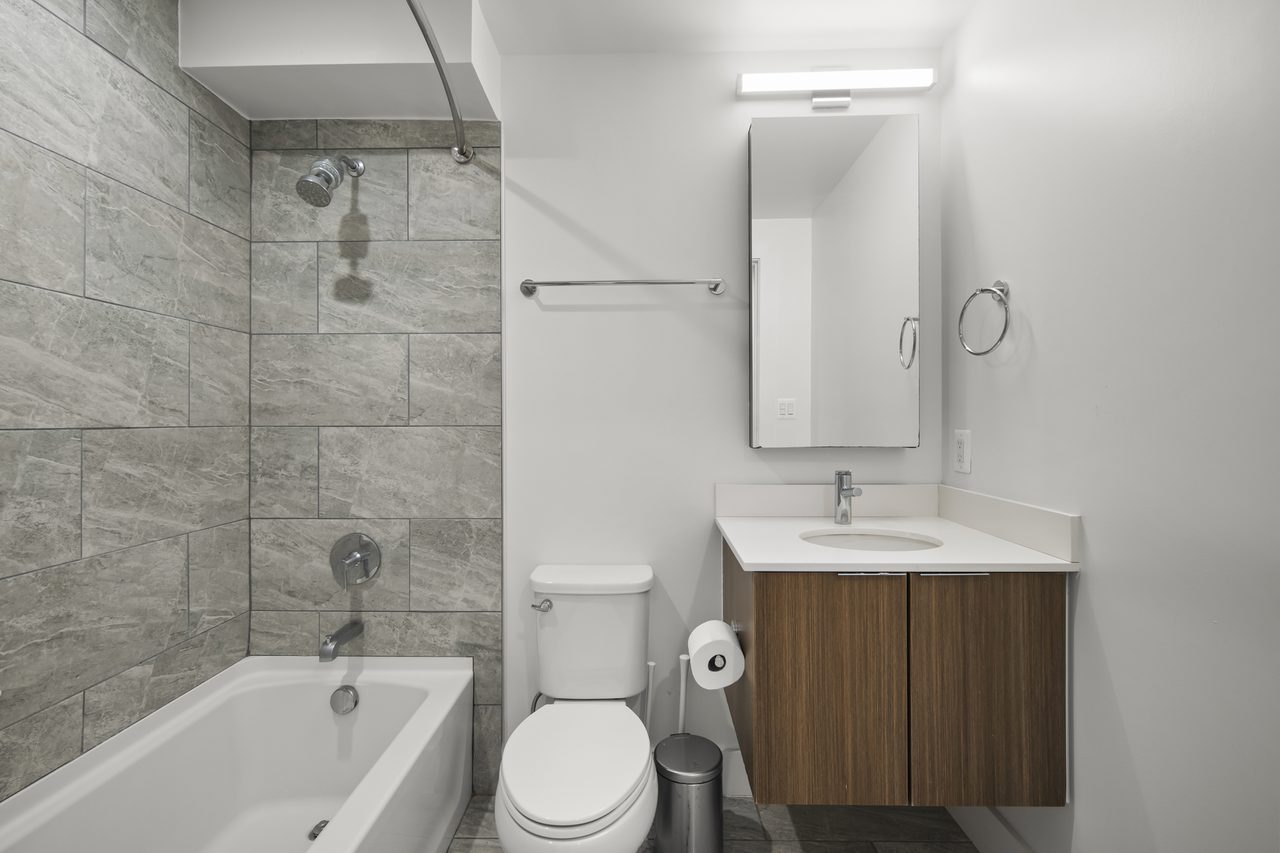 private room in Northwest Washington photo 7
