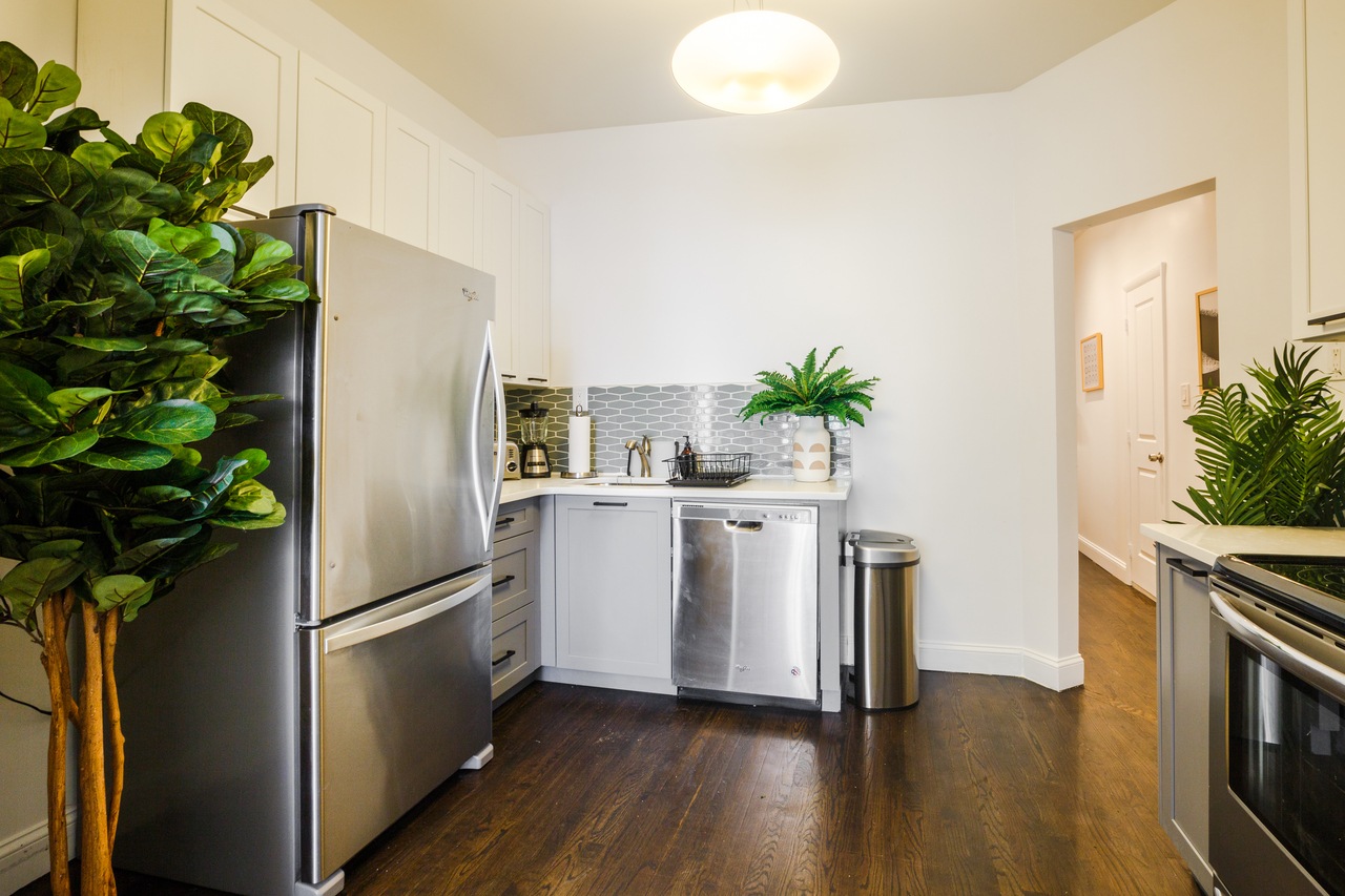 a room in Crown Heights photo 8