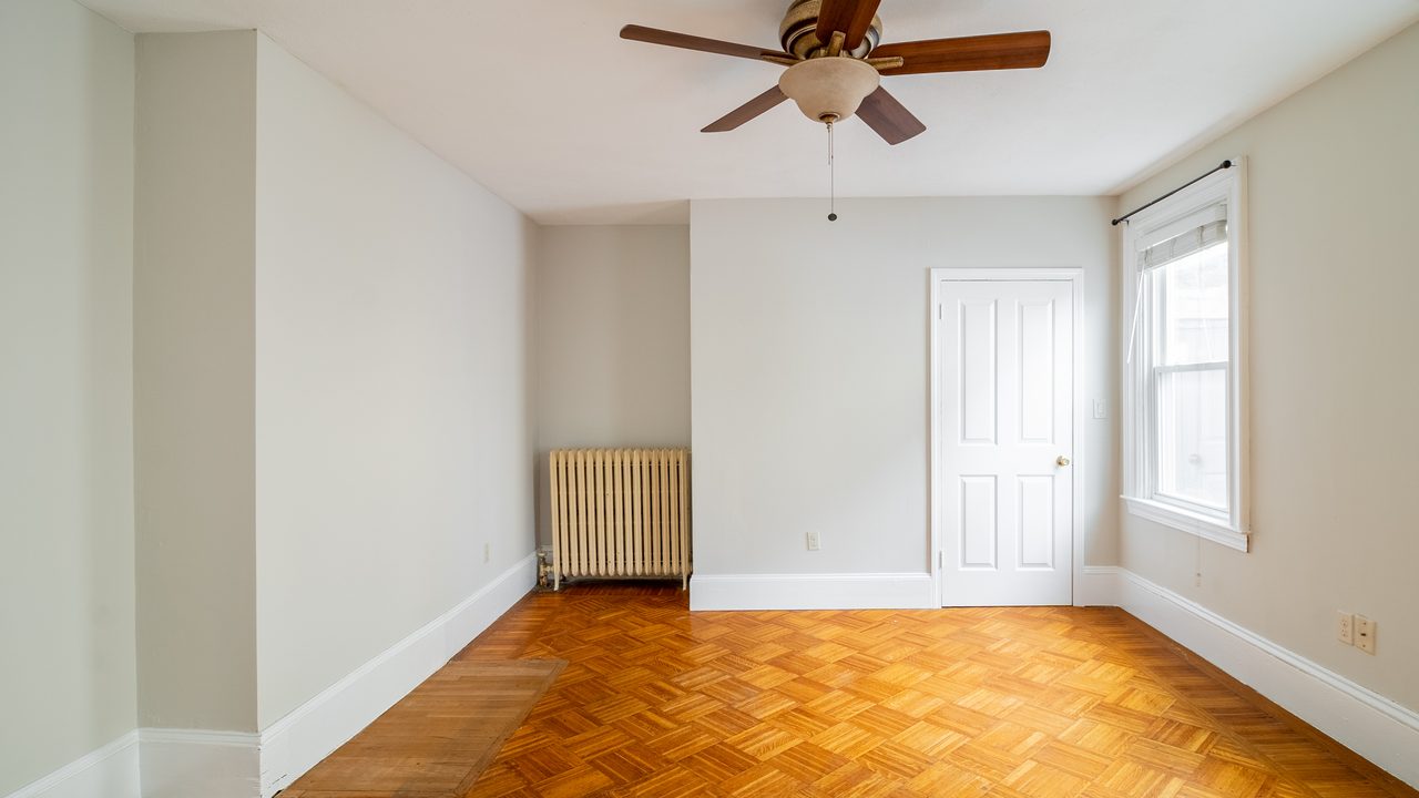 a room in East Somerville photo 4