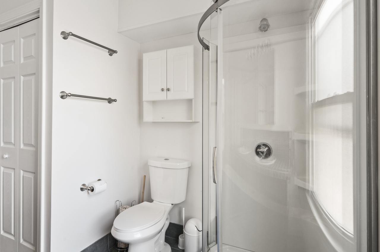 a room in Lower Allston photo 7