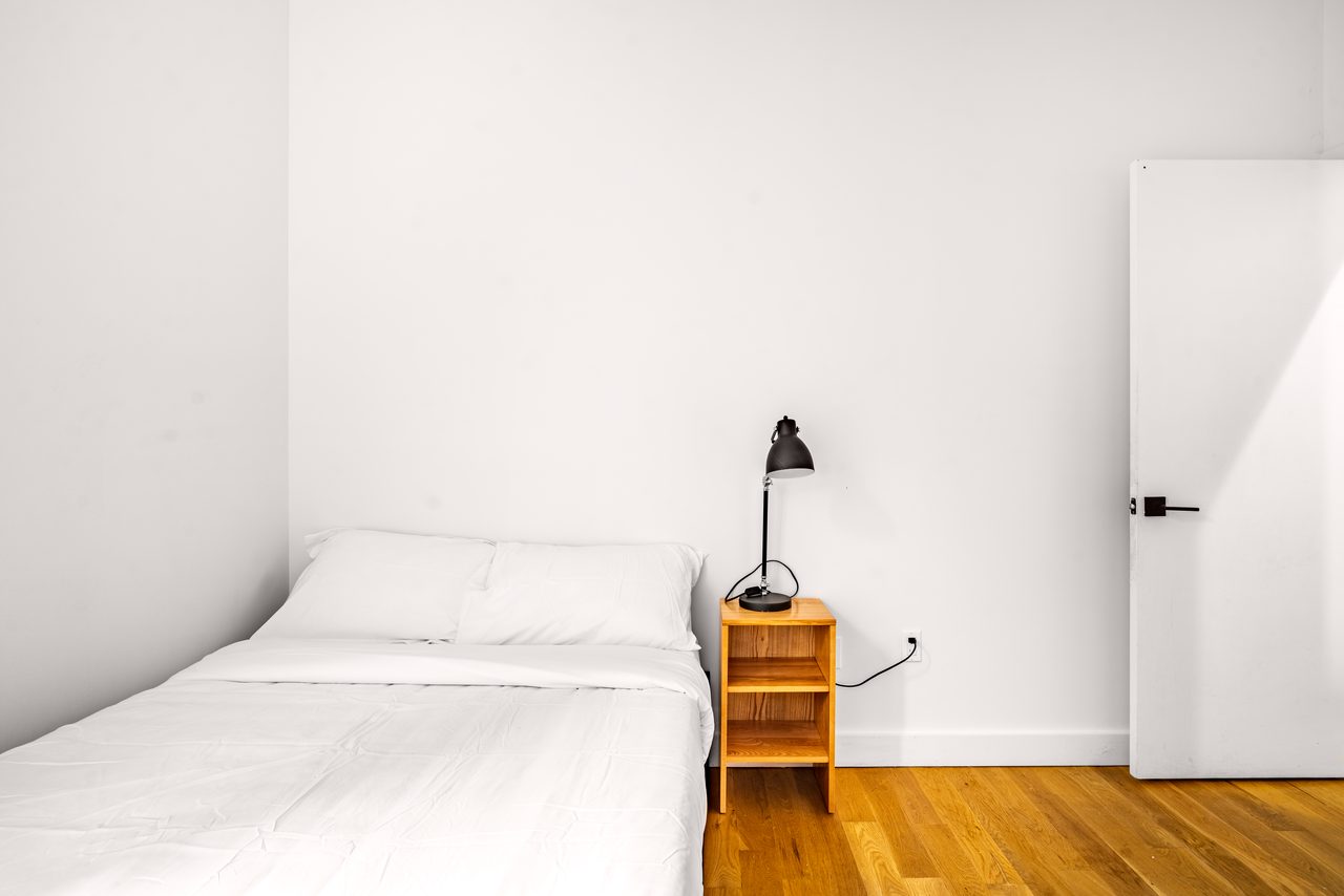 a room in Ridgewood photo 3