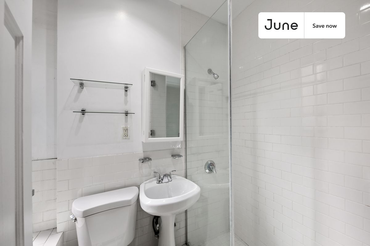 a room in East Village photo 5
