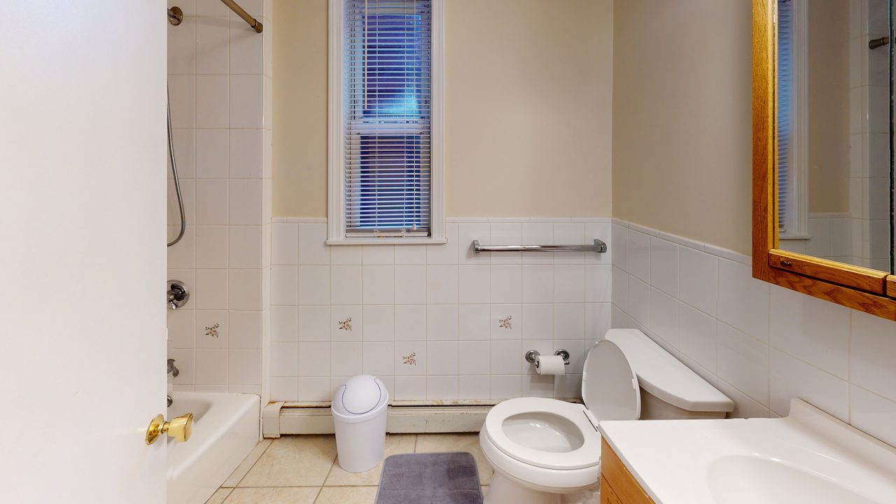 a room in Wellington-Harrington photo 9