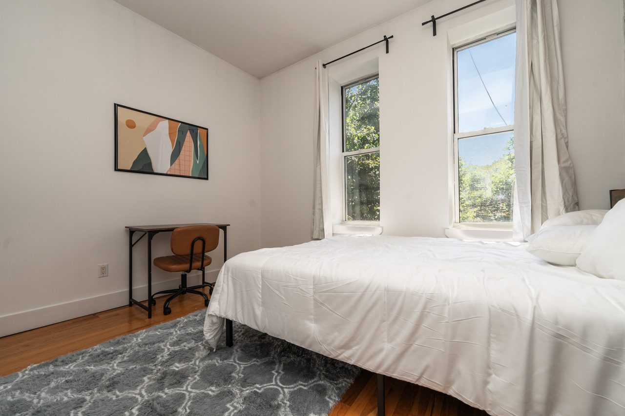 a room in Ocean Hill photo 3