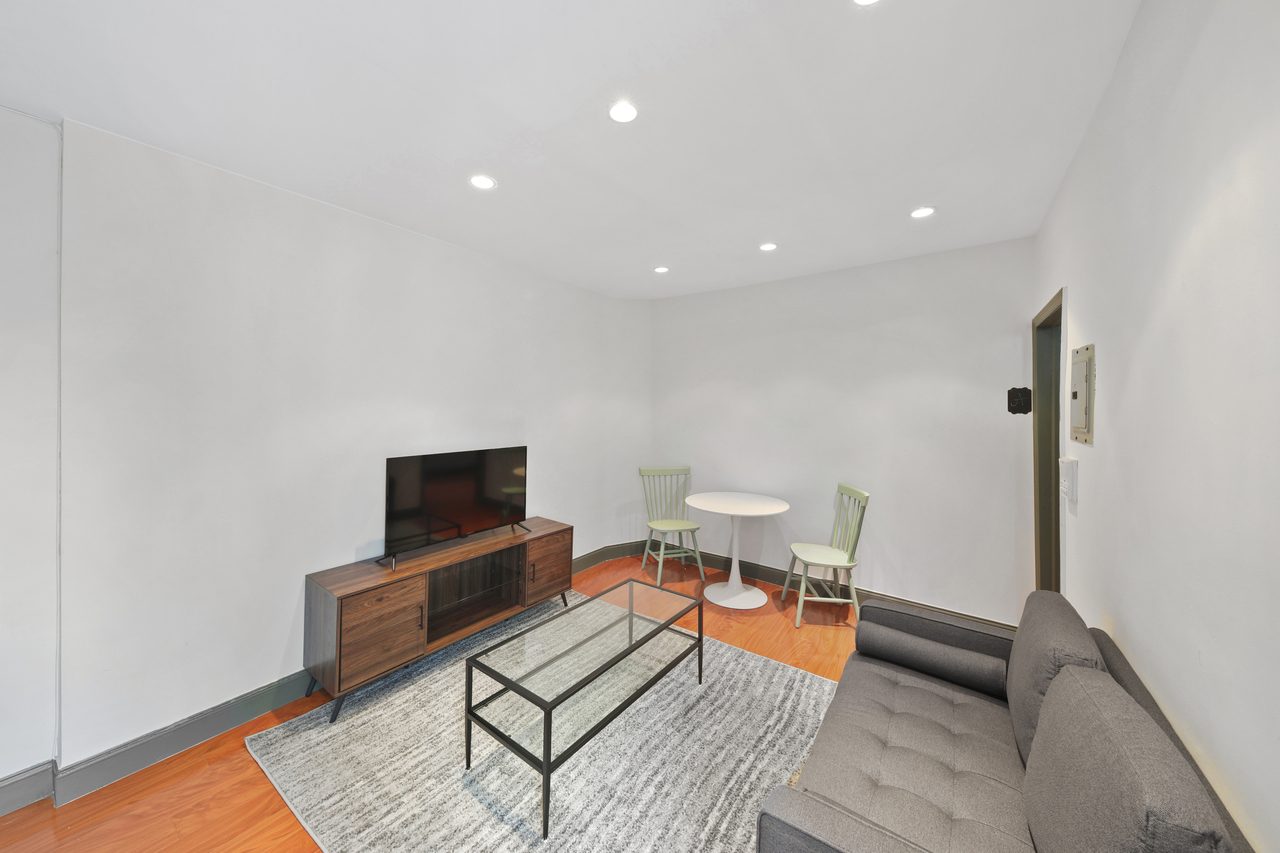 a room in East Harlem photo 4