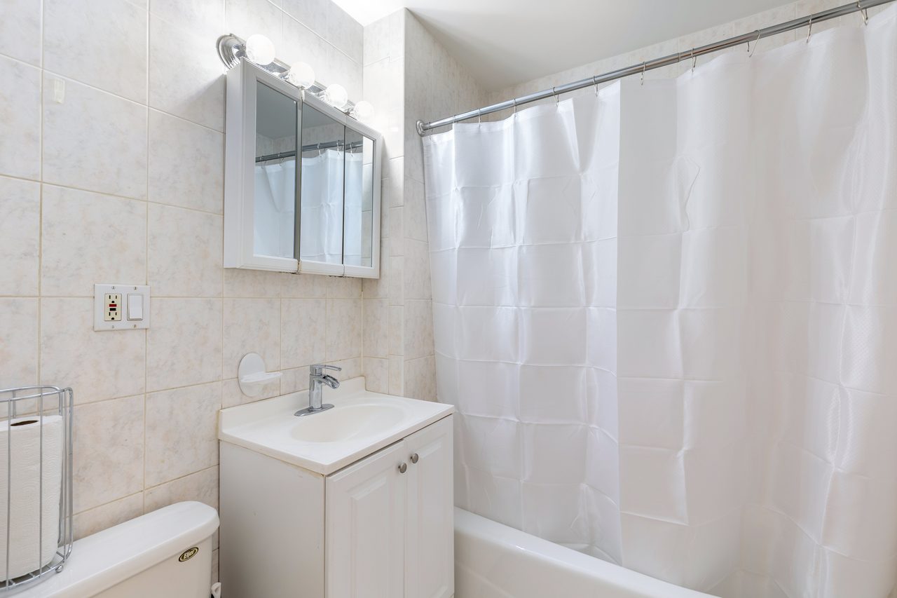 a room in Dorchester photo 9
