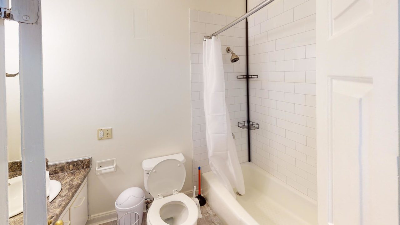 a room in Fenway–Kenmore photo 5