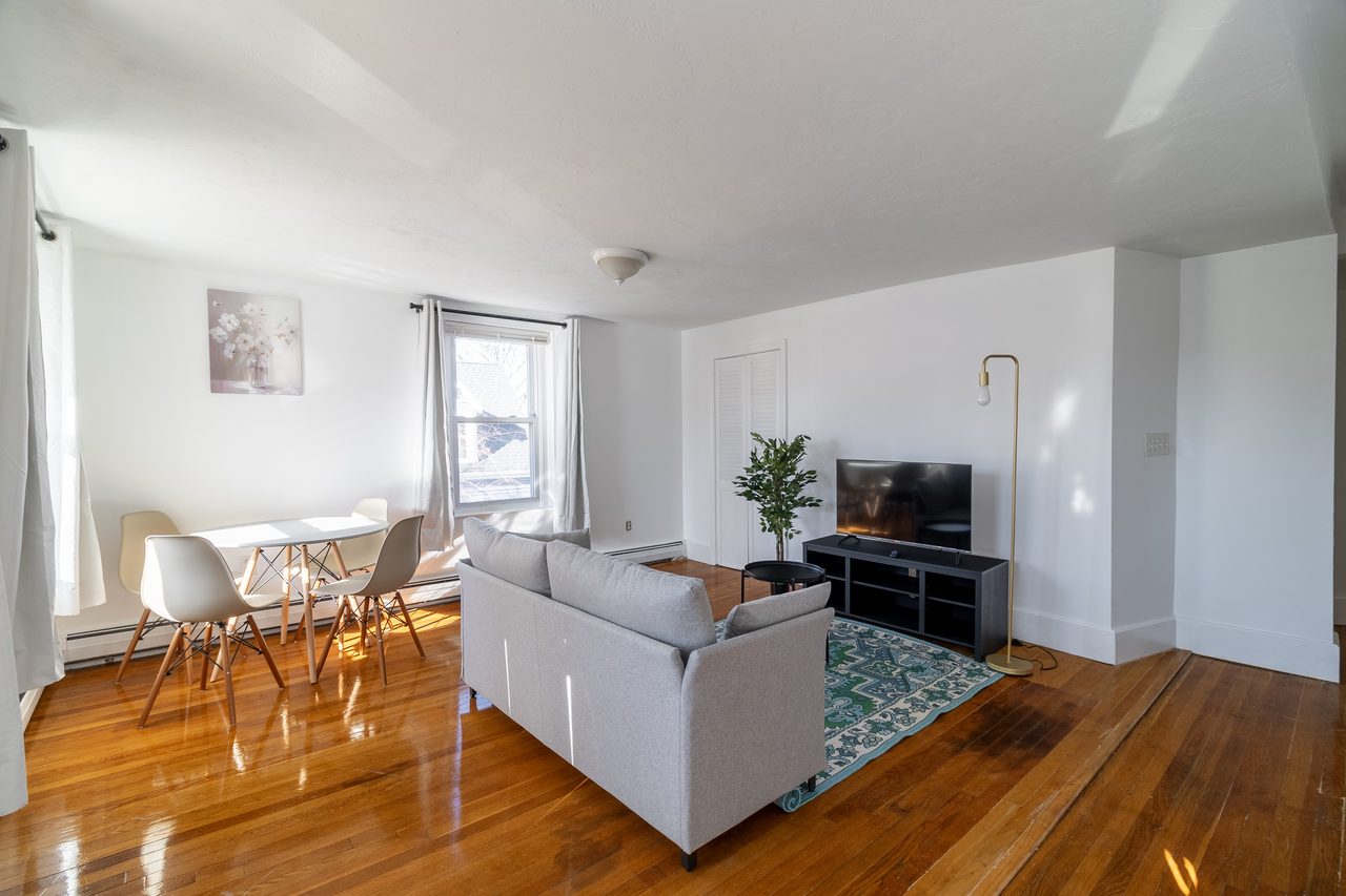 a room in Newton Corner photo 5