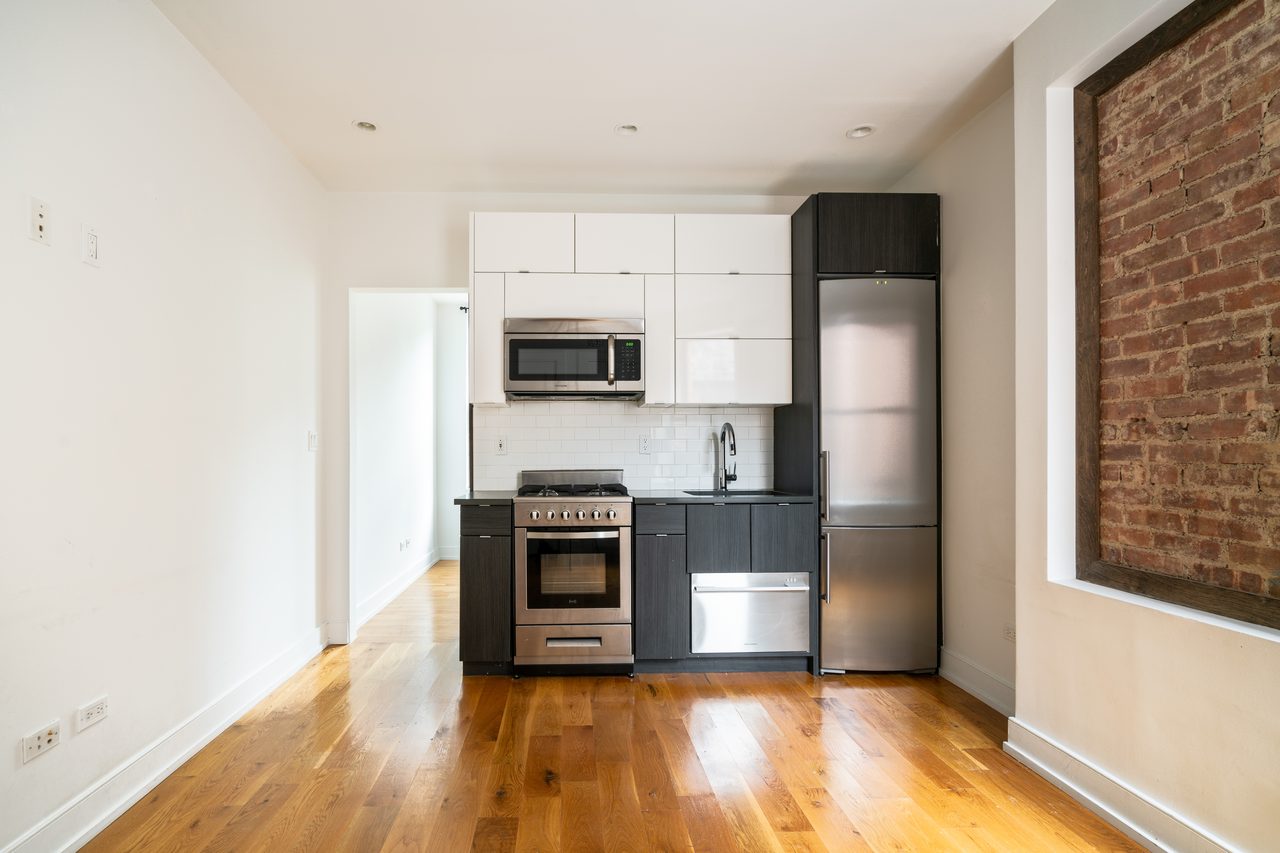 a room in East Village photo 2