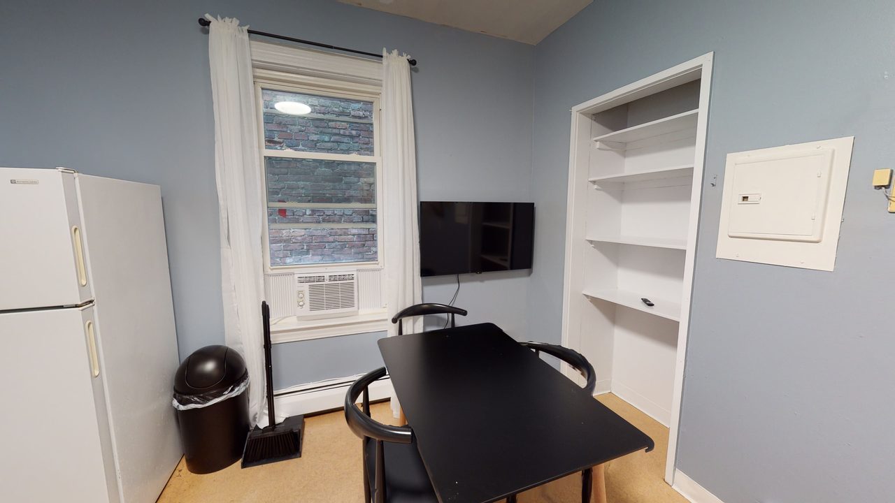 a room in Mission Hill photo 4