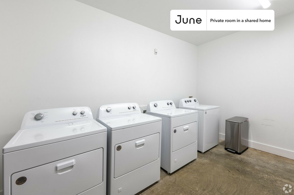 a room in Northwest Washington photo 7