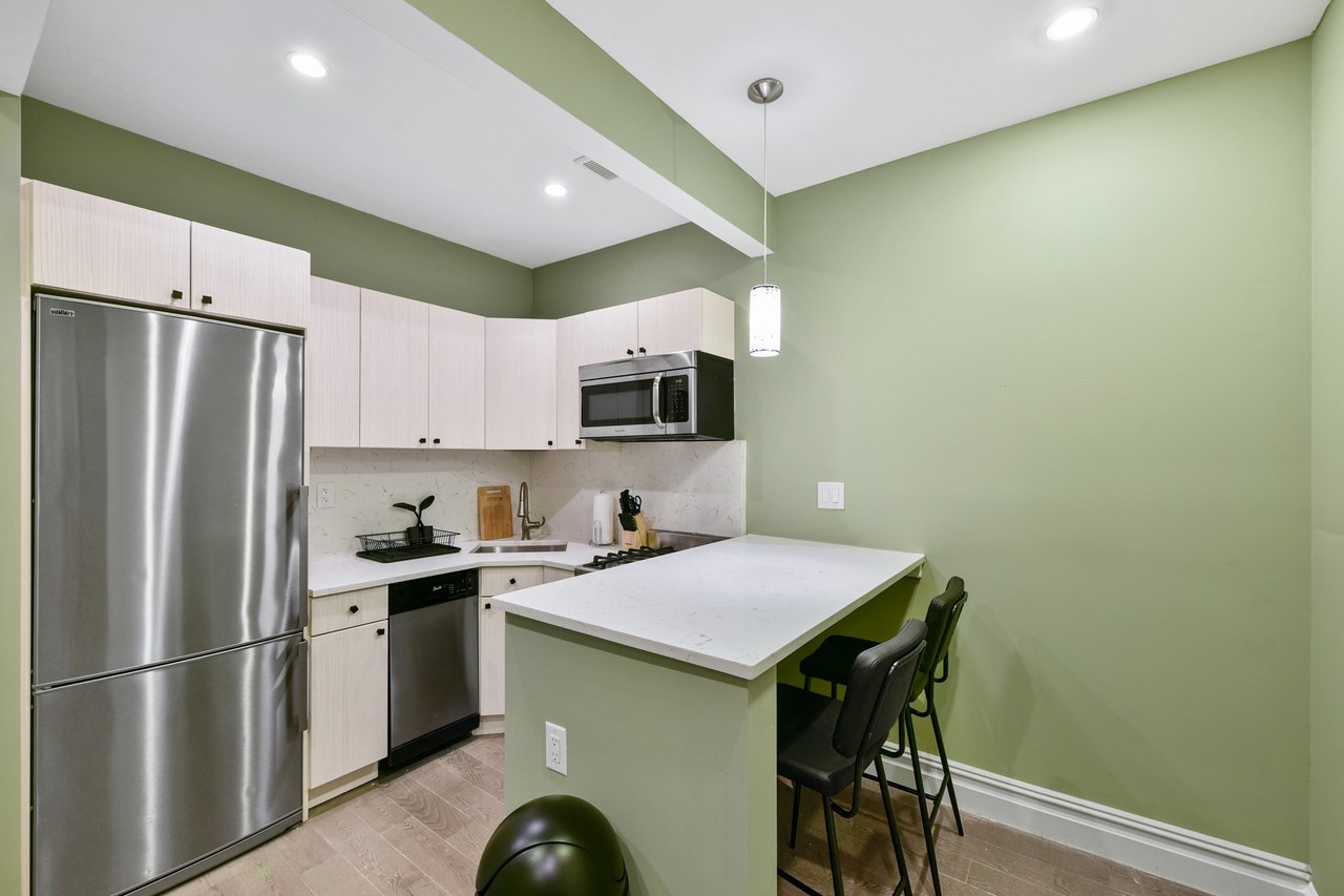 a room in East Village photo 5
