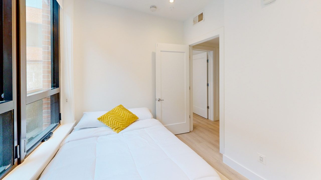 a room in Northwest Washington photo 2