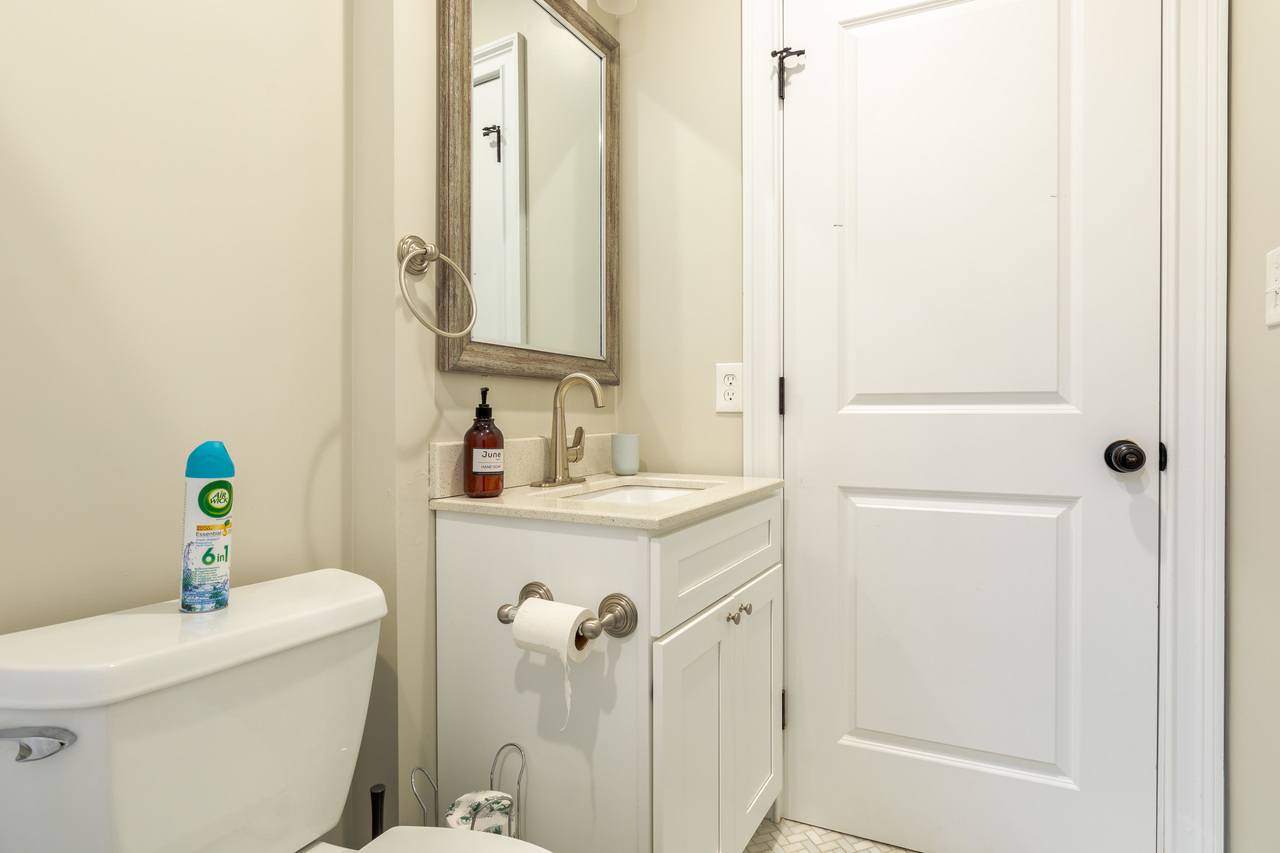 a room in North End photo 9