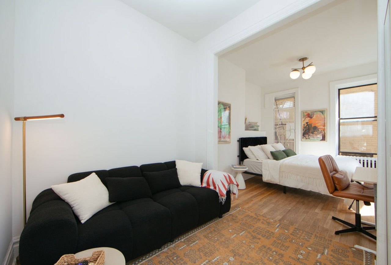 a room in Hell's Kitchen photo 2