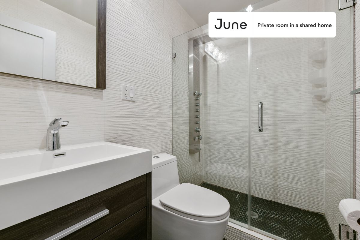 a room in East Village photo 8