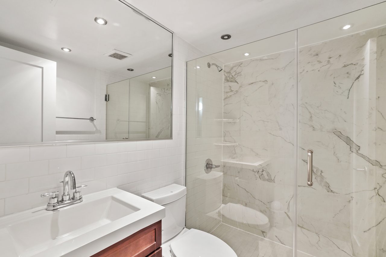 a room in Morningside Heights photo 9