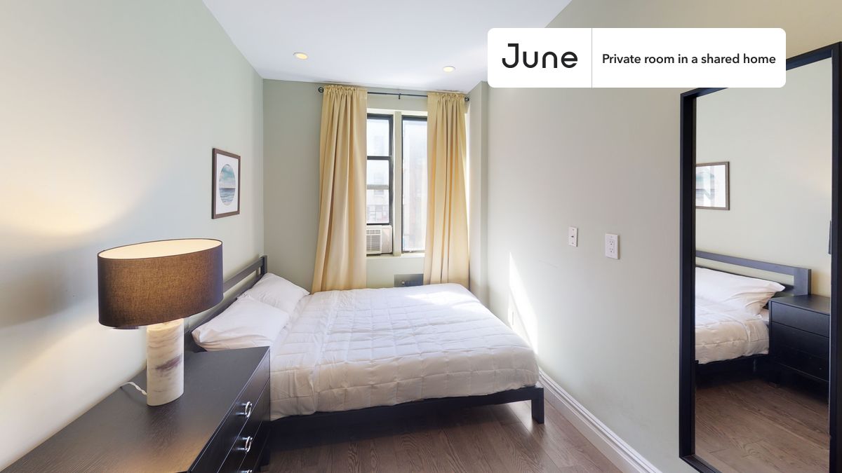 a room in East Village photo 4