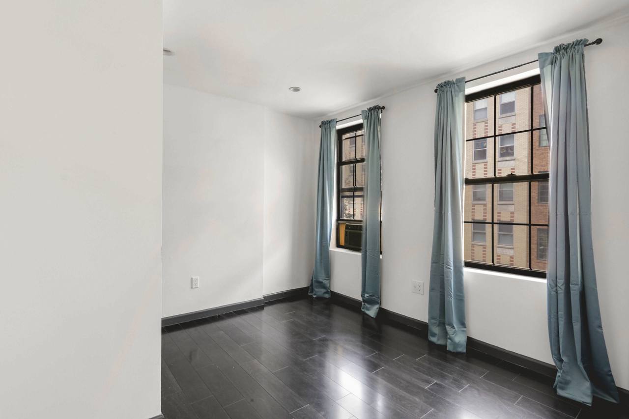 a room in East Village photo 3
