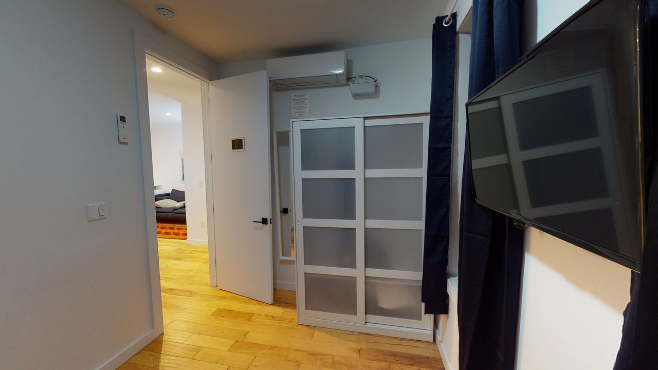 a room in Ridgewood photo 4
