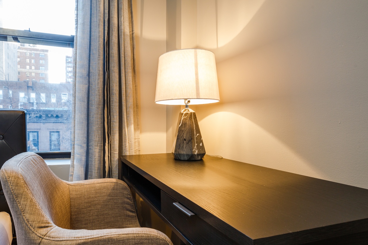 a room in Yorkville photo 2