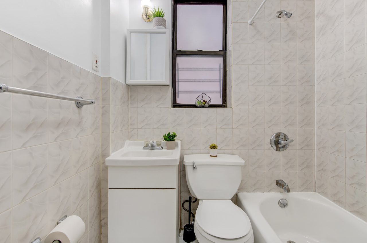 a room in East Harlem photo 8