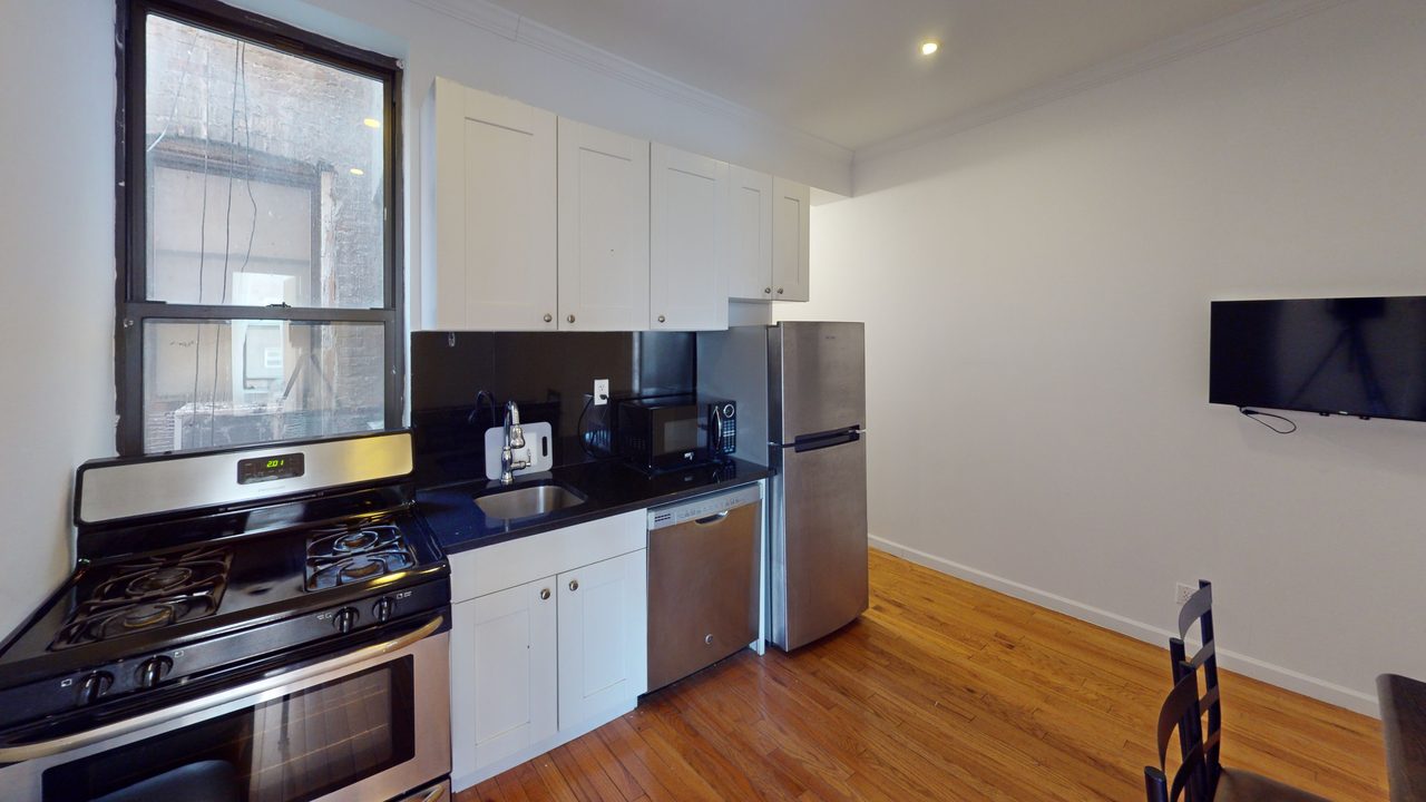 a room in East Village photo 3