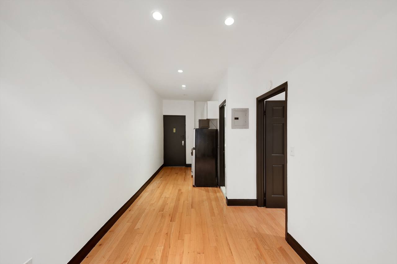 a room in East Village photo 5