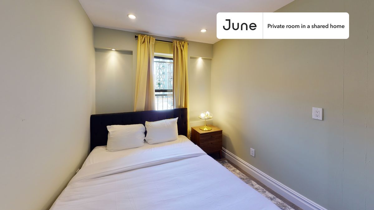 a room in East Village photo 2