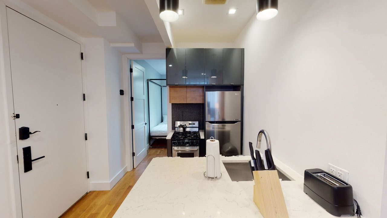 a room in Bedford-Stuyvesant photo 9