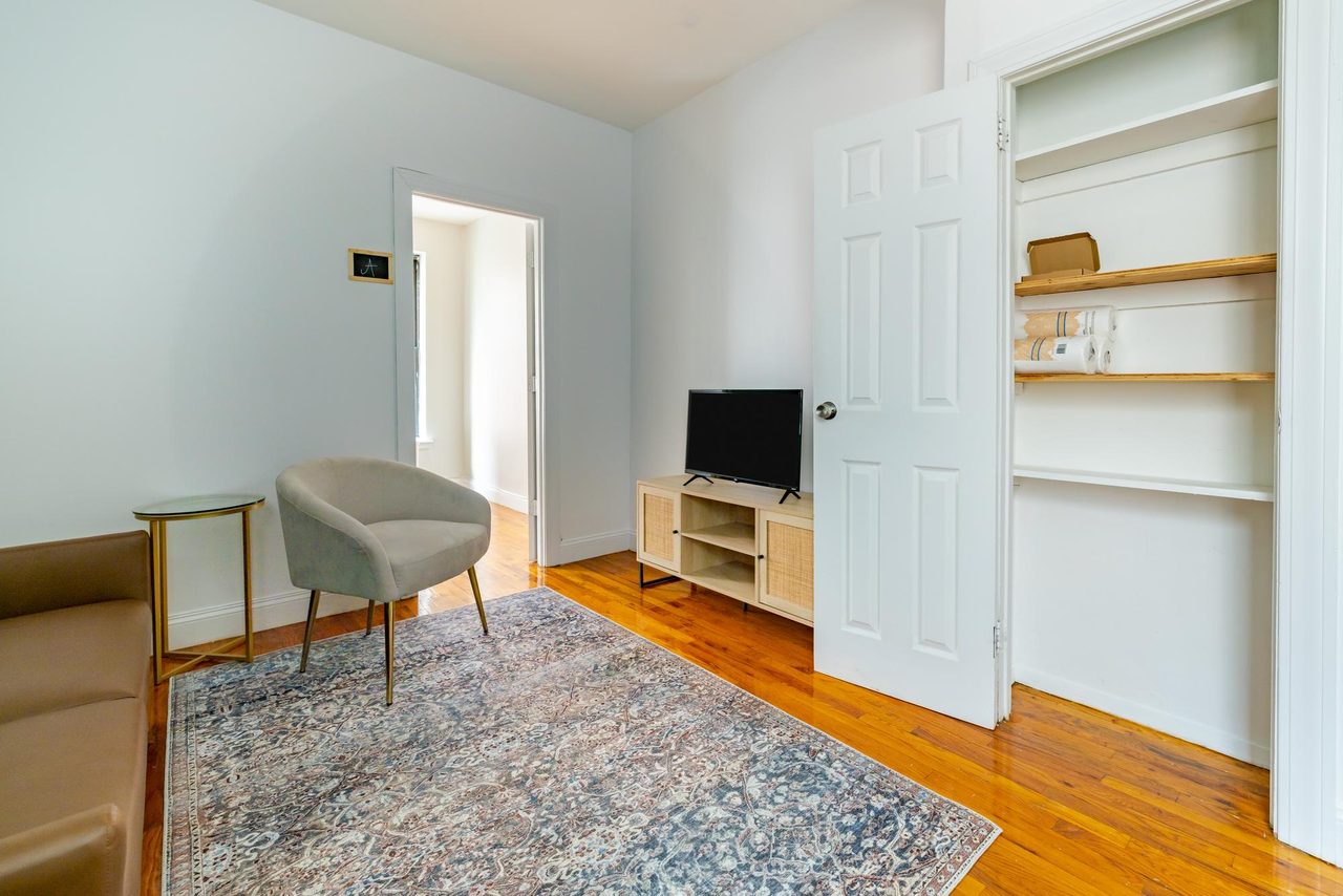 a room in East Village photo 6