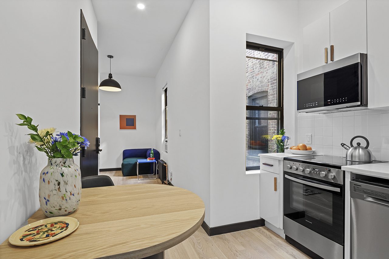 a room in Ridgewood photo 6