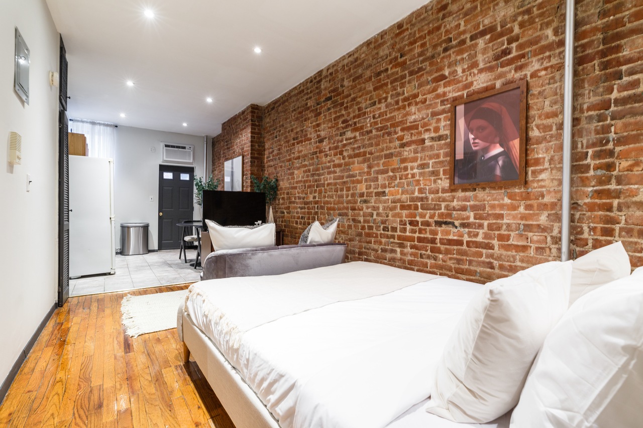 a room in Upper East Side photo 8