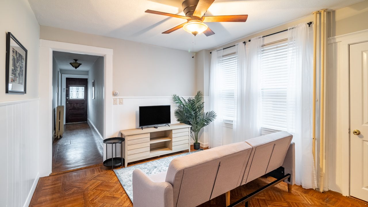a room in East Somerville photo 5