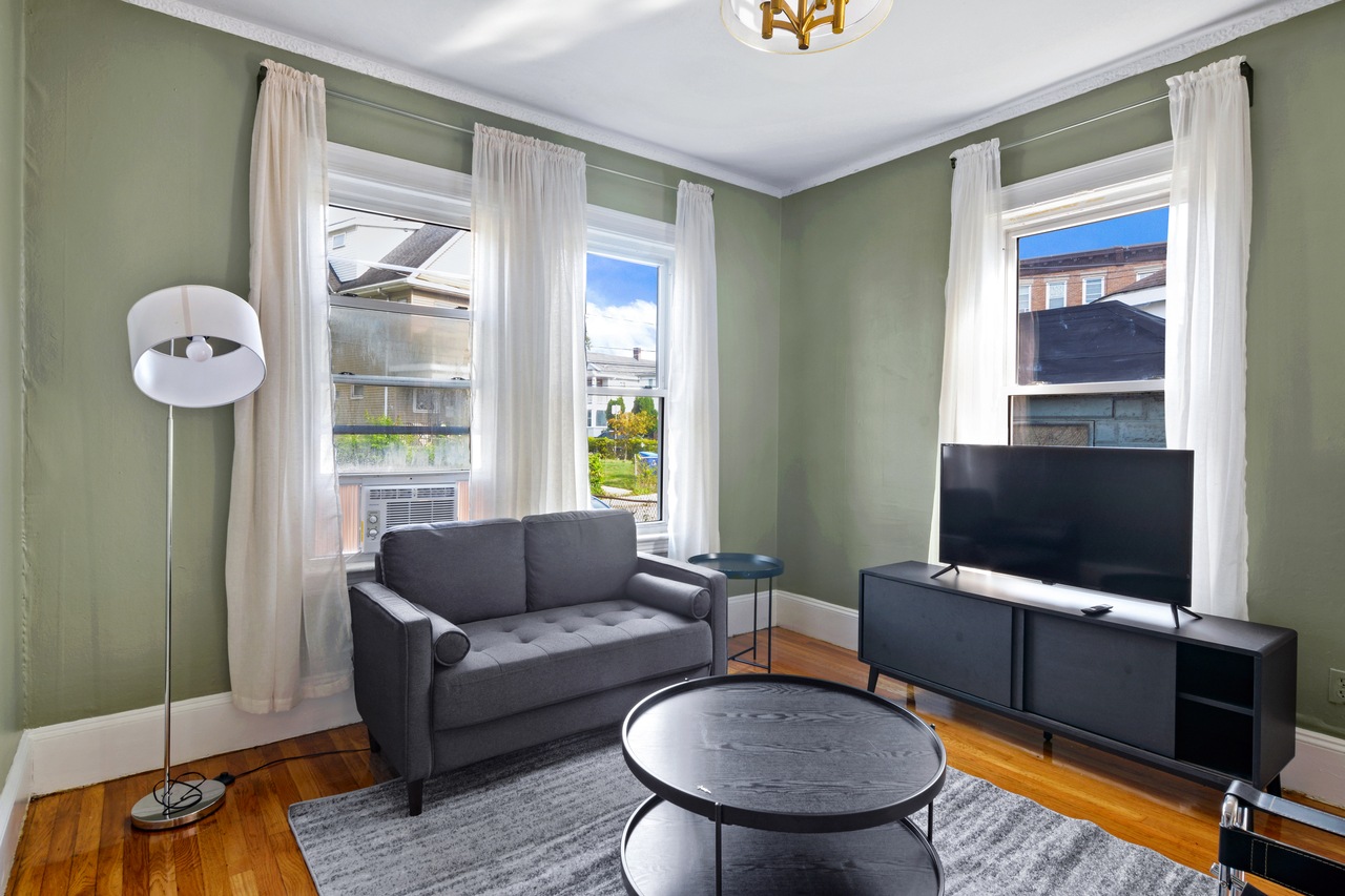 a room in Allston photo 4