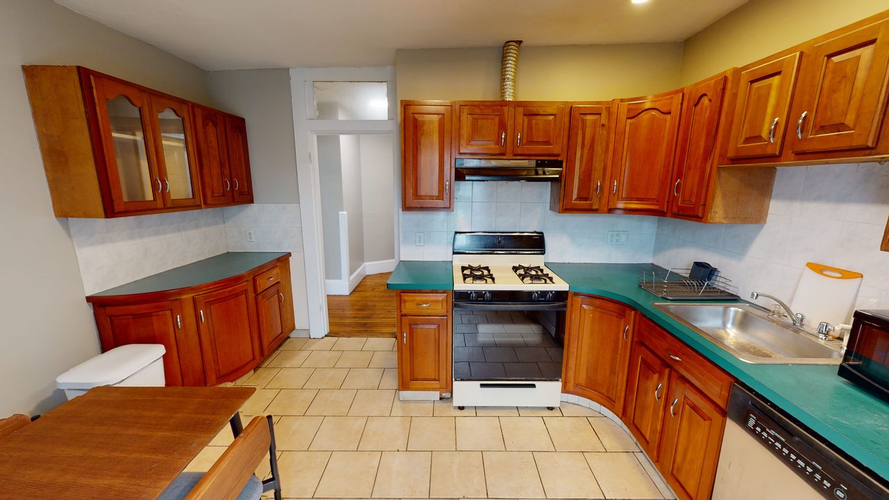 a room in Lower Allston photo 7