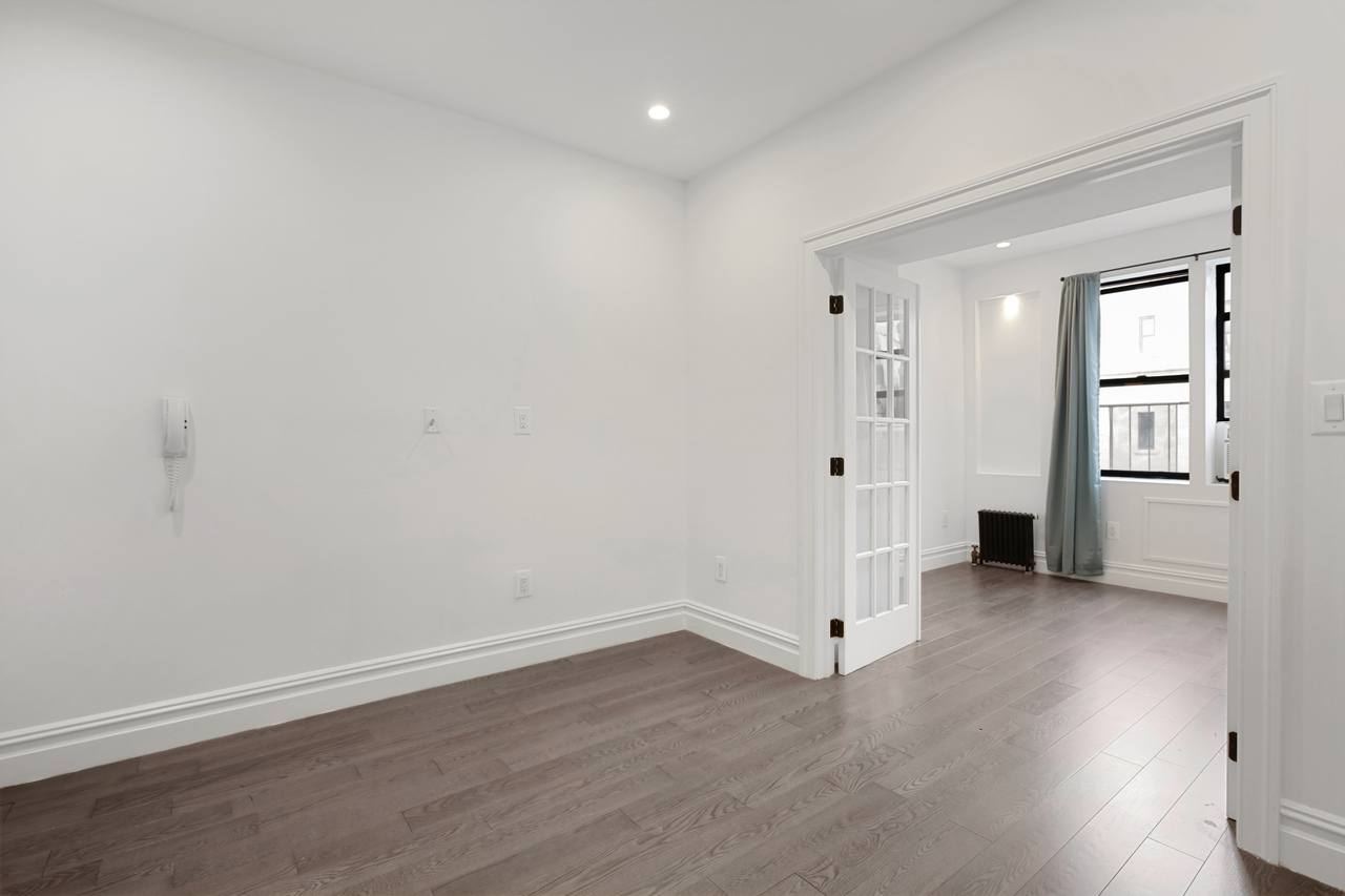 a room in East Village photo 6