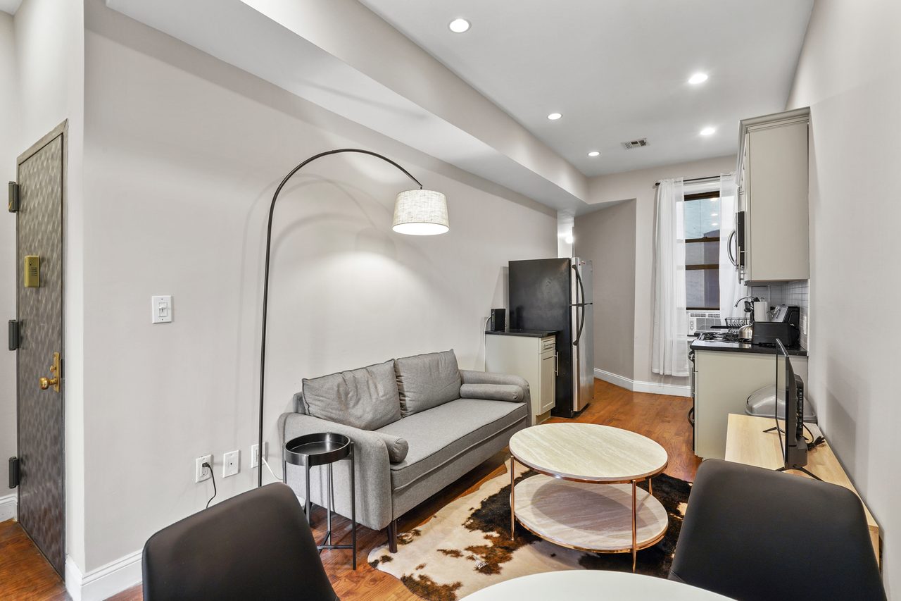 a room in Crown Heights photo 4