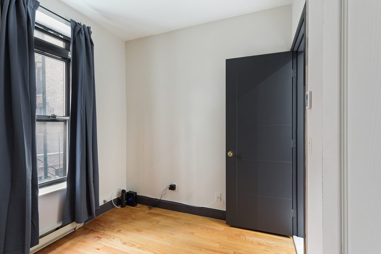 a room in Manhattanville photo 2