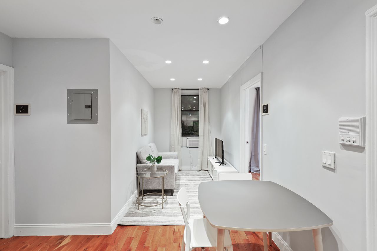a room in Flatiron District photo 5
