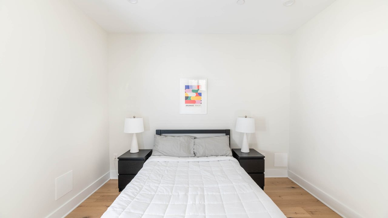 a room in Northwest Washington photo 2