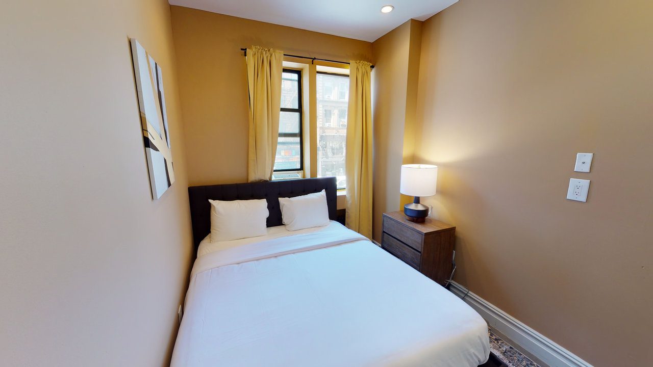 a room in East Village photo 4